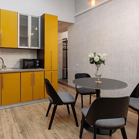 2 - Bedroom Apartments Galicia Лвив Екстериор снимка
